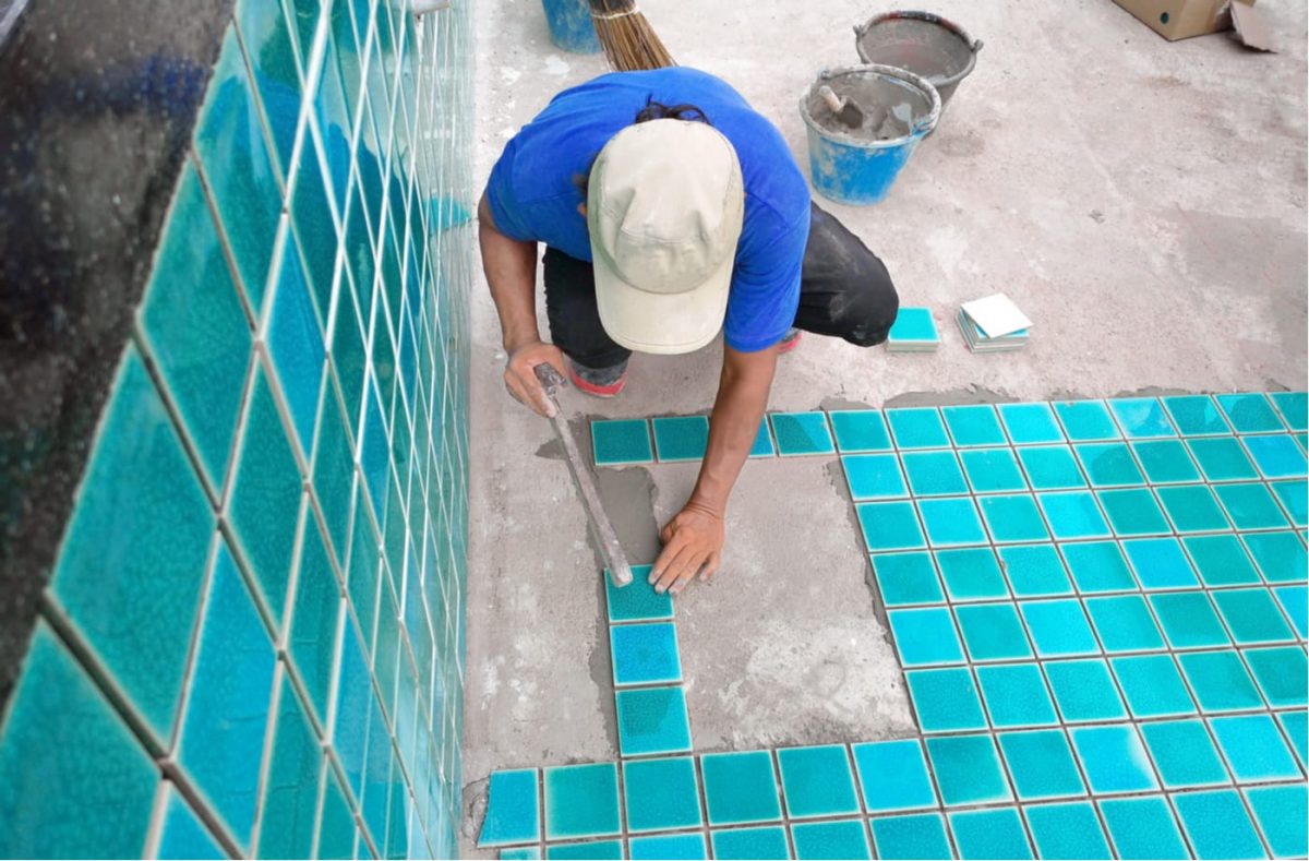 Pool tile builder Tuscon